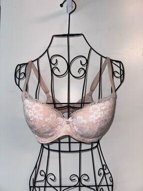 NWOT Victoria's Secret Nude Lace Underwire Bra - Body By Victoria Lined Demi